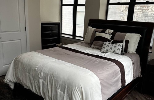 Downtown Detroit Apartment | Where luxury meets convenience! 😎