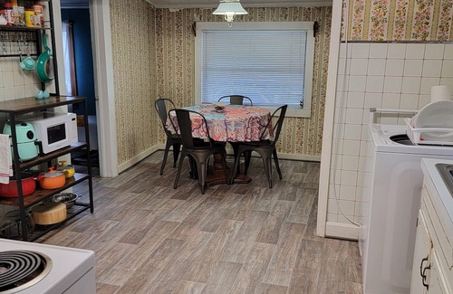 Mount Airy House | Retro Cozy Home Away from Home 2 bedroom home just outside downtown Mayberry