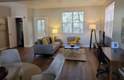 Santa Rosa Condo | Modern 2BR Condo at The Meadows at Fountaingrove