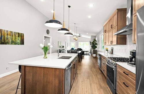 Duluth House | RiverWest Lakeview - Beautiful 2 BR pet friendly home at the base of Spirit Mtn.