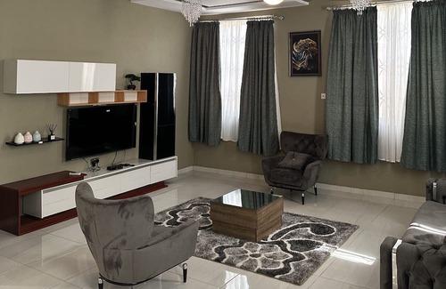 Kumasi Villa | Nanani Villa - Harmonious Paradise