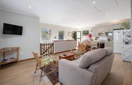 Hermanus Apartment | Steenbok House self catering Apartment