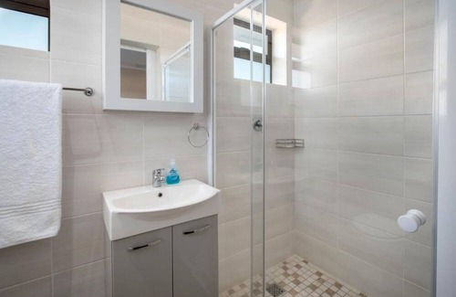 Hermanus Apartment | Steenbok House self catering Apartment