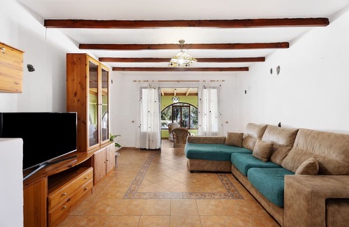 Granadilla de Abona Ski Chalet | 'Villa Duke' with Mountain View, Private Pool and Wi-Fi