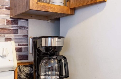 Acton House | Cozy 3BR Indy Home: Pets, Parking, Family-Ready