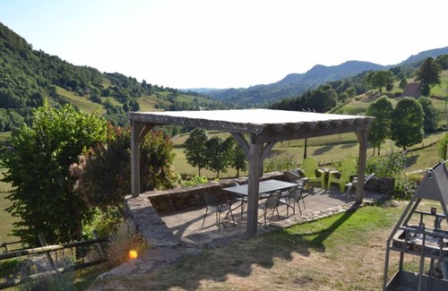 Mandailles-Saint-Julien Cottage | Gite Mandailles-Saint-Julien, 4 bedrooms, 8 persons