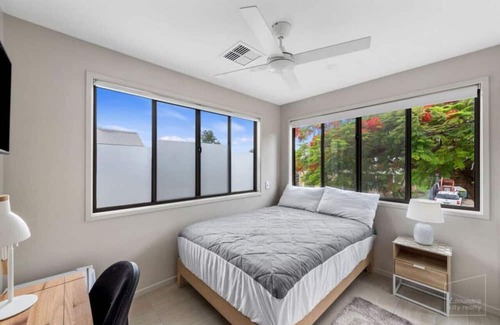 Beerwah Condo | Beautiful Mountain Townhouse