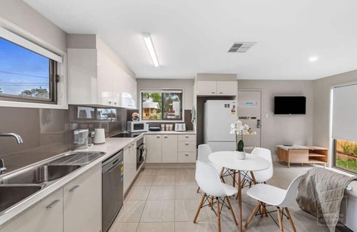 Beerwah Condo | Beautiful Mountain Townhouse