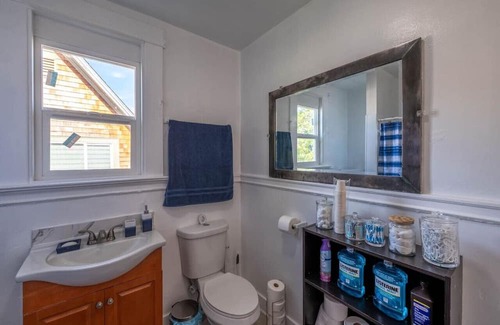 North Berkeley House | Room in Charming House w/ Outdoor Fun