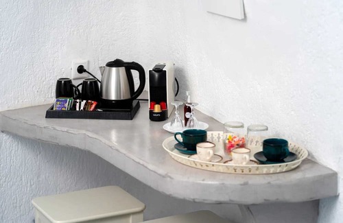 Karterados Villa | Cute 1BR Villa Suite near the Museum of Prehistory