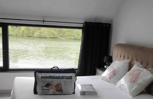 Hastiere House | Homerez - Spacious house for 6 ppl. with terrace at Hastière