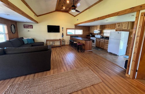 Port Clinton Cottage | Cozy Waterfront Cottage with a double lot— 4 miles to downtown Port Clinton