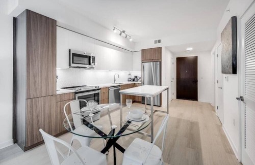 NoMa Apartment | Deluxe One Bedroom Near FedEx Drop Box WDC