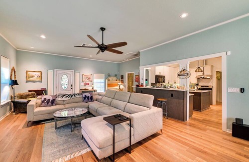 Mead House | Beautiful Countryside Home ~ 1 Mi to Lake Texoma!