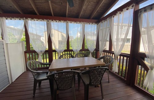 Leeds Point House | A Stone’s Throw to the Beach! Pets considered!