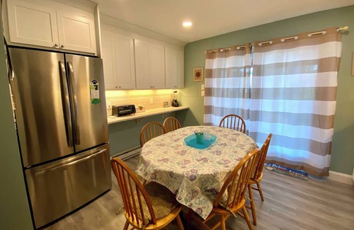 Leeds Point House | A Stone’s Throw to the Beach! Pets considered!