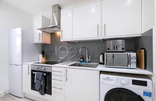 Corby Apartment | Corby City Centre Apt. 04 - Excellent Family Accommodation in Northamptonshire