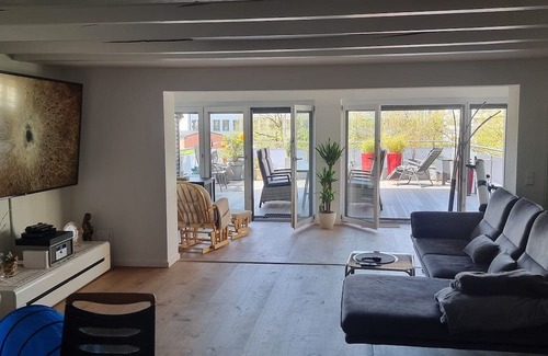 Deggendorf Apartment | Moderne Ferienwohnung mit Terrasse