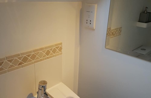 Much Hadham Apartment | Rural retreat B&B Herts, 20 mins from Stansted Airport, 50 mins from London