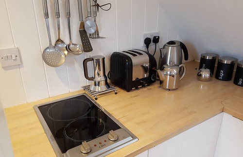 Much Hadham Apartment | Rural retreat B&B Herts, 20 mins from Stansted Airport, 50 mins from London