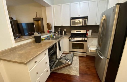 West Oak Trails House | 3BDR House in Oakville Luxury Style & Comfort