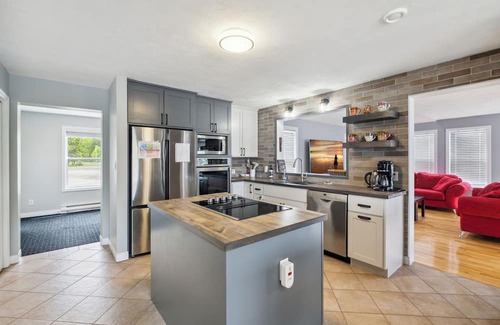 Shediac House | All-season waterfront 4-bedroom in Shediac