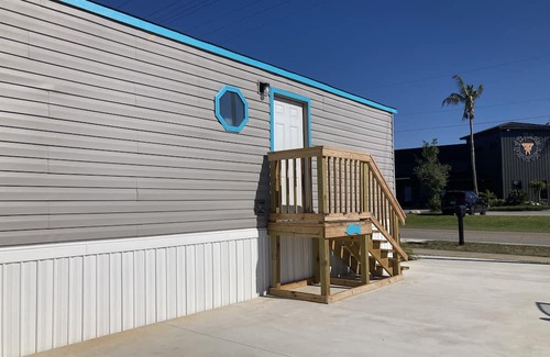 Sebring Cottage | Cozy Cottage Brand New Sebring 2 Bed/1 Bath Special -1195 Monthly