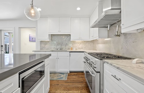 Tarrytown House | Bowman Bungalow Near Downtown Austin