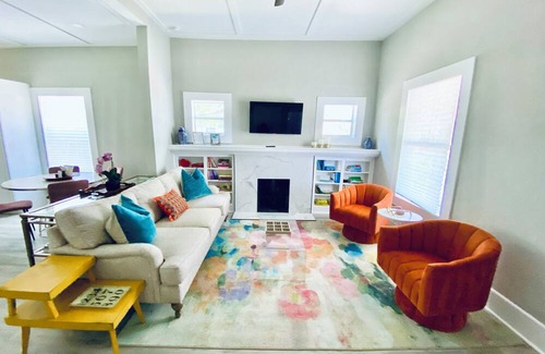 Riverside Heights House | Vibrant Tampa Retreat w/ Large Deck & Grill: Minutes from Top Attractions!