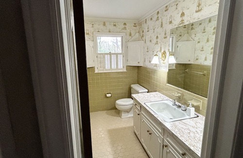 Paw Creek House | Secluded 4 bedroom home, 12 min to whitewater Center, 15 min to Uptown Charlotte