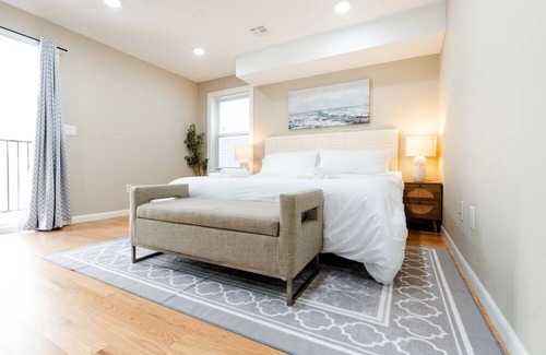 North Bergen Apartment | GRAND 3BR Modern Apt - 15mins to NYC!
