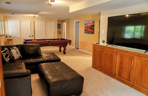 Green Mountain House | Hot Tub! Close to Red Rocks!