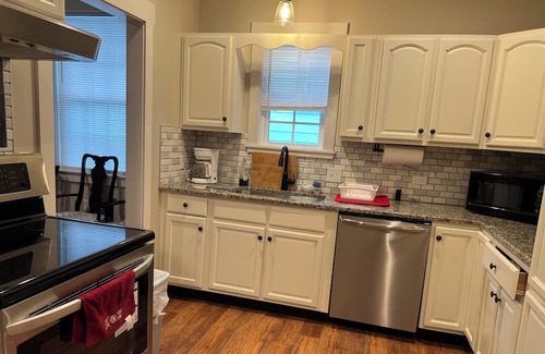 North Chattanooga Villa | Getaway Bungalow house in North Shore