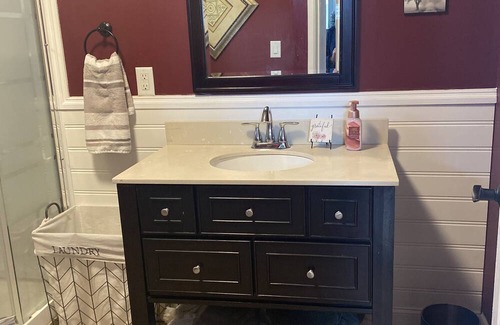 Elbridge House | Quiet Peaceful Stay Beautiful New 1 Bedroom