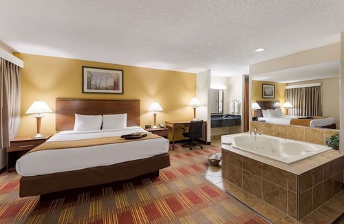 Hebron House | Perfect for I-70 Travelers: Stay with Indoor Pool, Hot Tub, and Free Breakfast