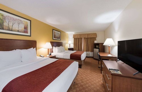 Hebron House | Perfect Stay Near I-70, Rich Comfort & Indoor Heated Pool! Fitness Center