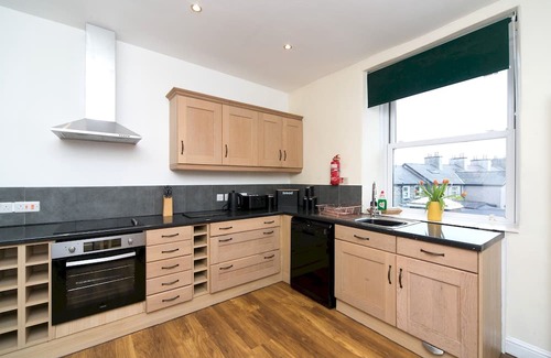Rhiwbryfdir House | Edwardian End Terrace Property | Pass the Keys