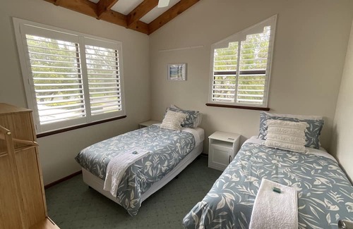 Abbey Apartment | Moana Roa Beach Stay