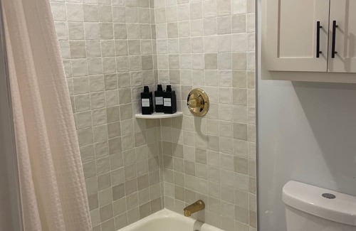 Columbus Apartment | Newly Renovated Lakebottom Apartment