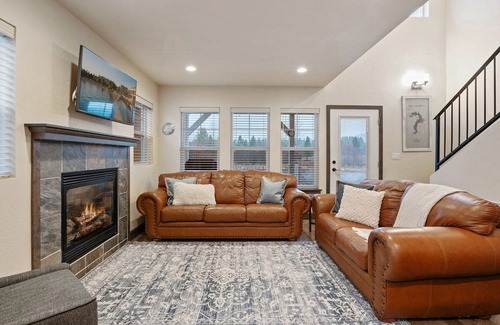 Dover Bay House | The Johnson House - 3 Bedrooms, 3 Baths Waterfront Parkside Bungalow