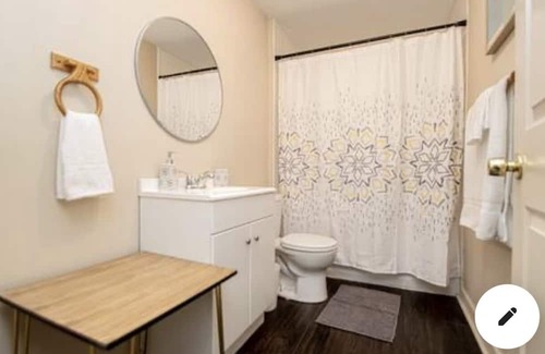 Capital View House | THE ROSE ON OAK!