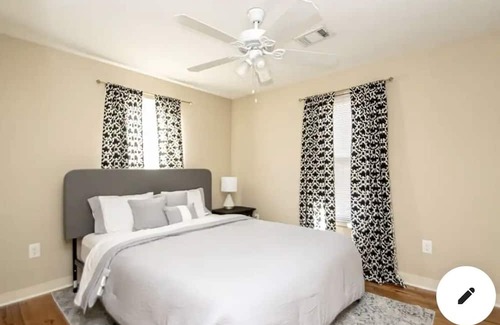 Capital View House | THE ROSE ON OAK!