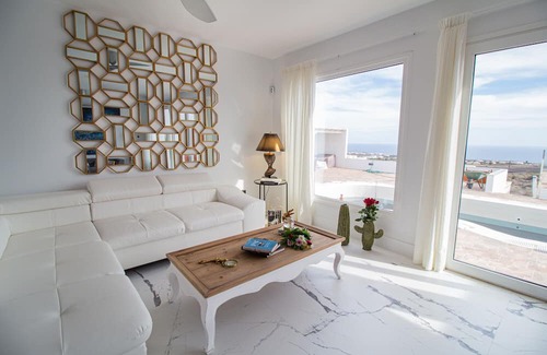 Macher Villa | Vacation Villa 'Casa Serena Luxury' with Sea View, Wi-Fi and Air Conditioning