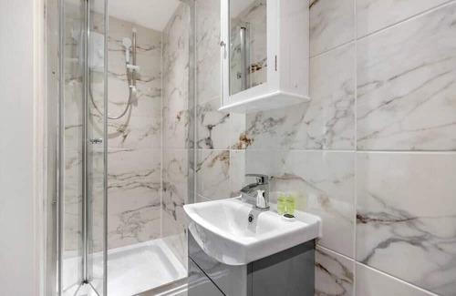 Chelmsford Apartment | Studio Living: Simplified Urban Lifestyle