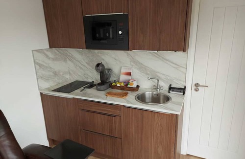 Enniskillen Cabin | LakEscape -- Luxury Waterfront Self Catering Cabin - ROMA