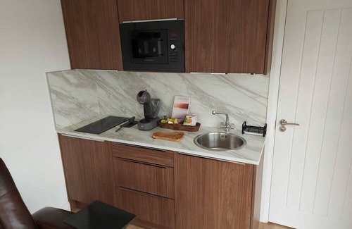 Enniskillen Cabin | LakEscape -- Luxury Waterfront Self Catering Cabin - ROMA