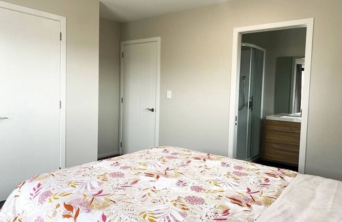 Oamaru House | Just like home (Brand New!)