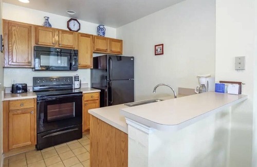 Venetian Bay Villages Condo | Lakefront Home on Gated Kissimmee Resort by Disneyworld