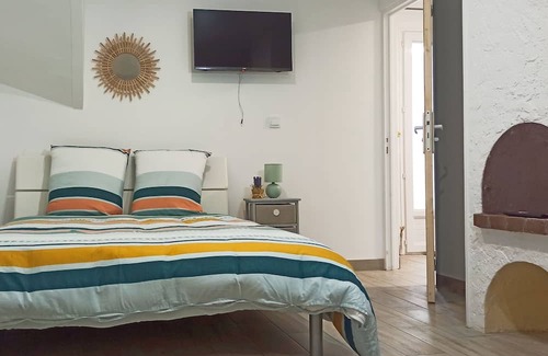 Margny-les-Compiegne Apartment | Appartement au Rez-de-chaussée Avec Jardin Privé, 600m de la Gare de Compiegne