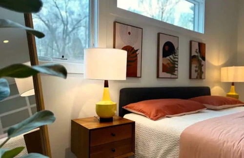Saugatuck House | Art-House & CHARMING COTTAGE ON GOSHORN CREEK